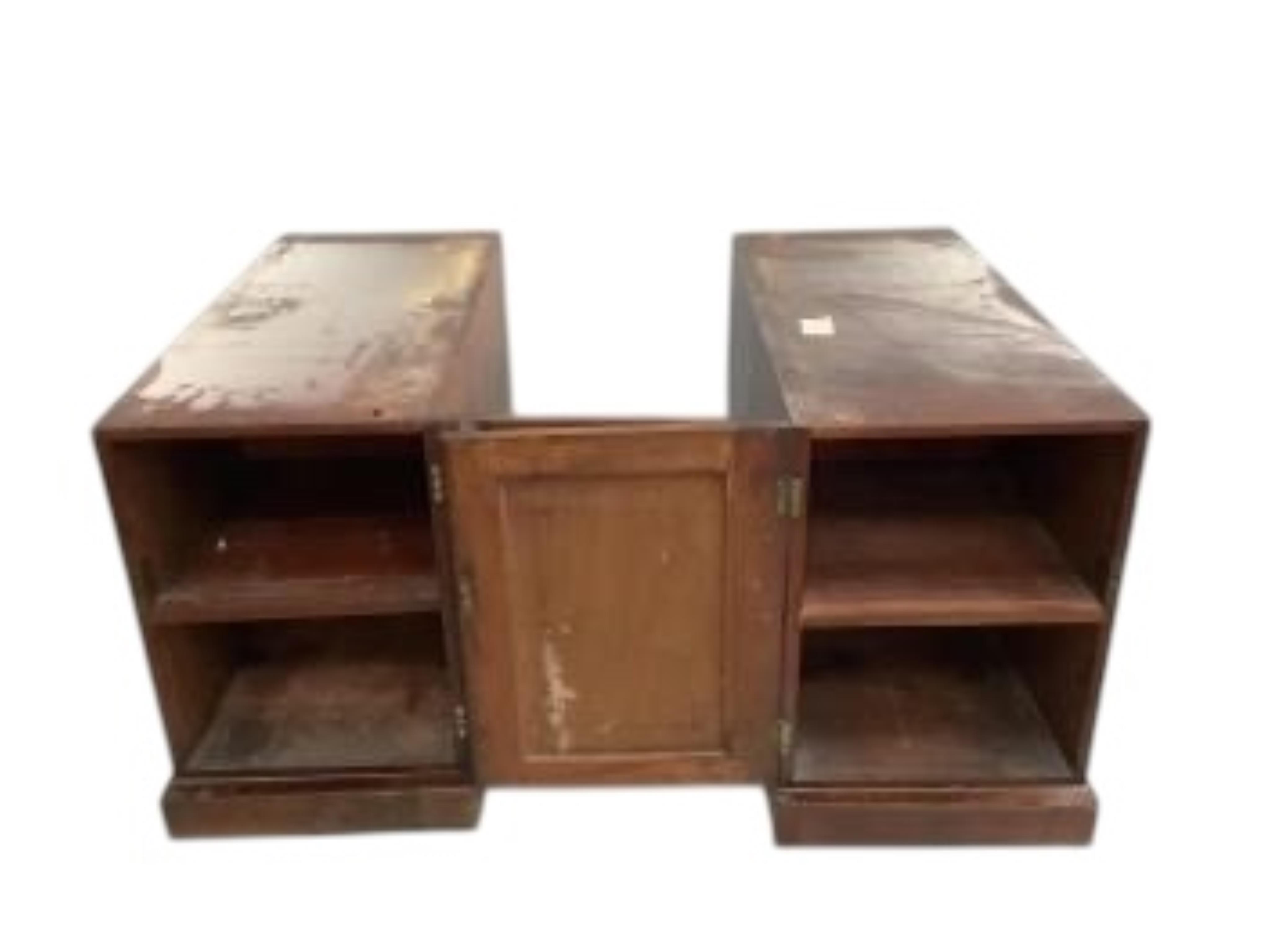 A Victorian mahogany pedestal partner's desk, width 152cm, depth 96cm, height 76cm